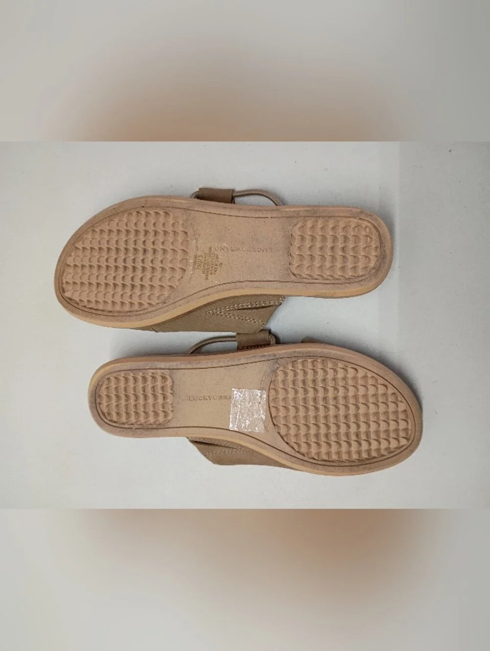 Lucky Brand Slip on Sandals Nekoda Tan Flats Women's Sz 7M Open Toe